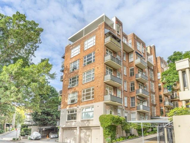Fully Furnished Parkside Retreat with Bay Views