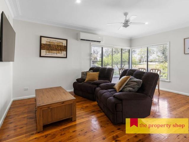 FULLY FURNISHED & PERFECTLY LOCATED
