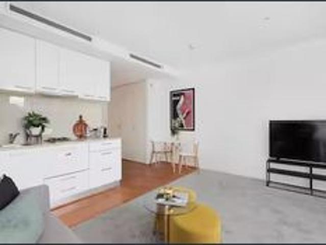 Fully Furnished Prime 20th Floor Studio in the Heart of the CBD Applications Welcome Now
