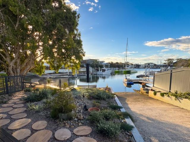 Fully Furnished Private Canal Oasis in the Heart of Buddina 5 Month Lease