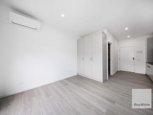 FULLY FURNISHED, PRIVATE ROOM + PRIVATE ENSUITE INCLUDING ALL BILLS AVAILABLE NOW PREMIUM ACCOMMODATION IN MELTON