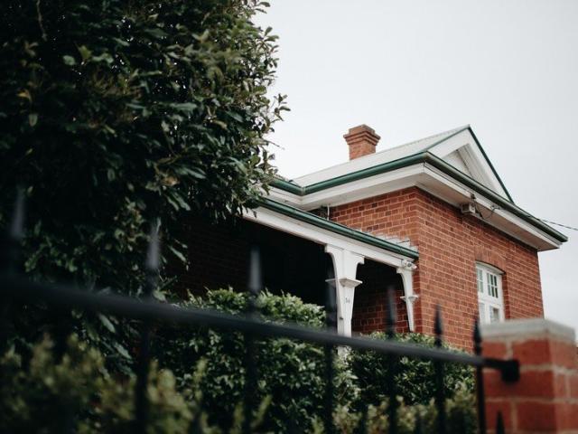 FULLY FURNISHED PROPERTY | CBD LOCATION