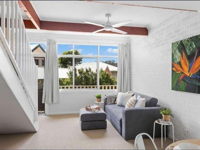 Fully furnished property in the heart of Mollymook