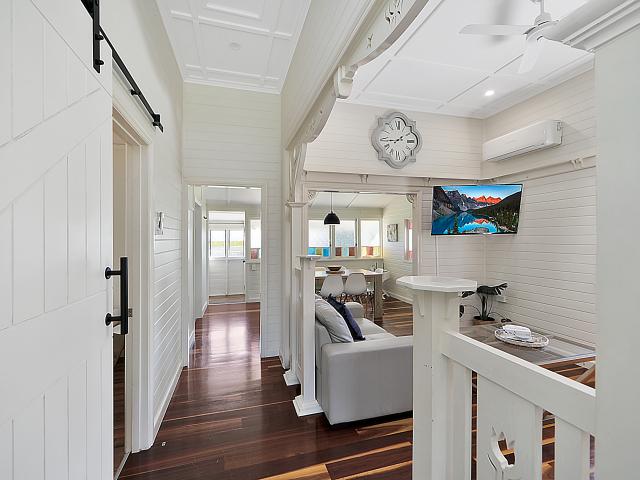 Fully furnished queenslander oozing with charm!