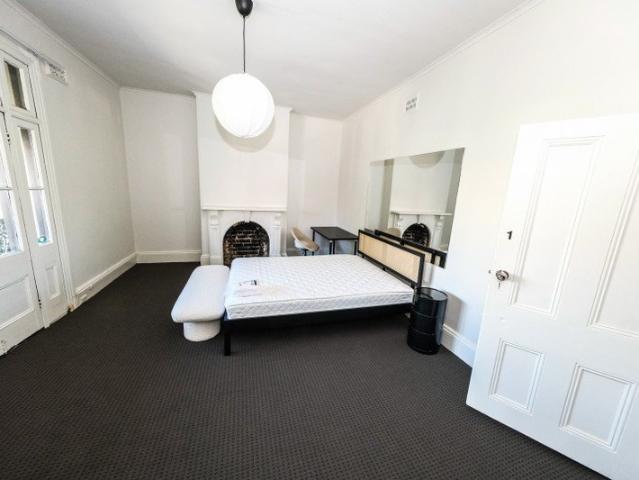 FULLY FURNISHED ROOM AVAILABLE IN Forest Lodge