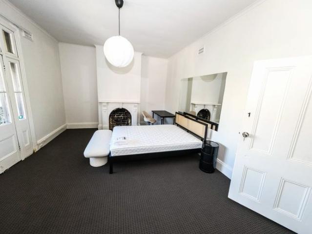 FULLY FURNISHED ROOM AVAILABLE IN Forest Lodge