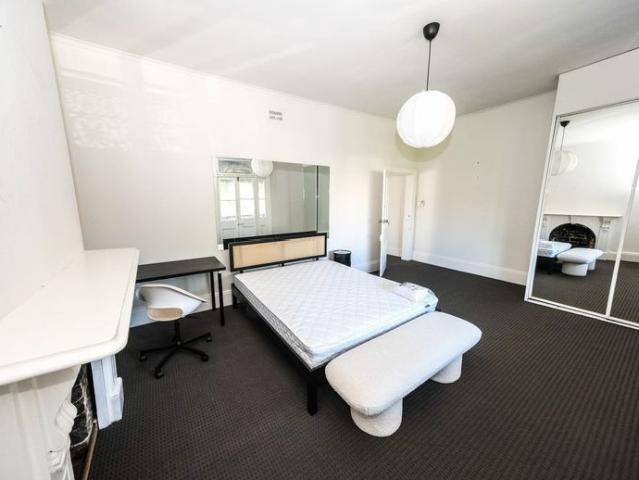 FULLY FURNISHED ROOM AVAILABLE IN Forest Lodge