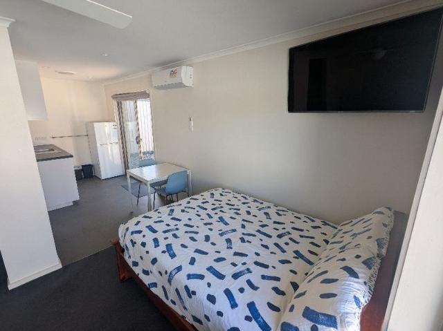 Fully furnished room for rent with private bathroom and kitchenette in Werribee