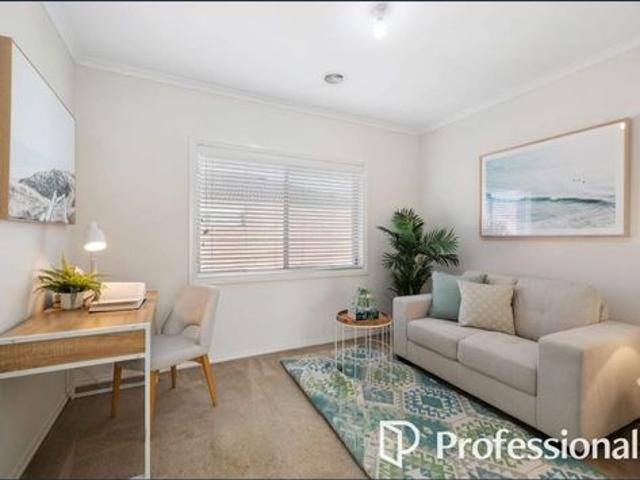 Fully Furnished Room Moments from Monash University