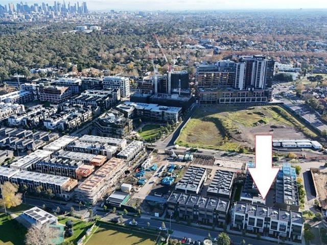 FULLY FURNISHED ROOMS IN BRAND NEW YARRAPARK TOWNHOUSE UNBEATABLE LOCATION 6.5 KM FROM CITY, PARK FRONTAGE