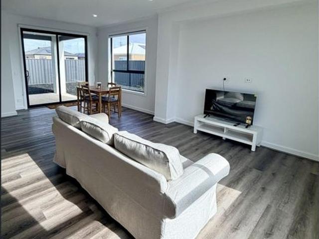 Fully Furnished Rooms with Private Ensuites – Bills Included!