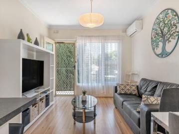 Fully furnished & Ready for you