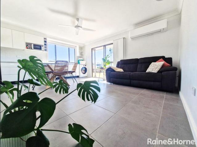 Fully Furnished & Recently Renovated with Lawn Maintenance, Internet, Rubbish Collection Included