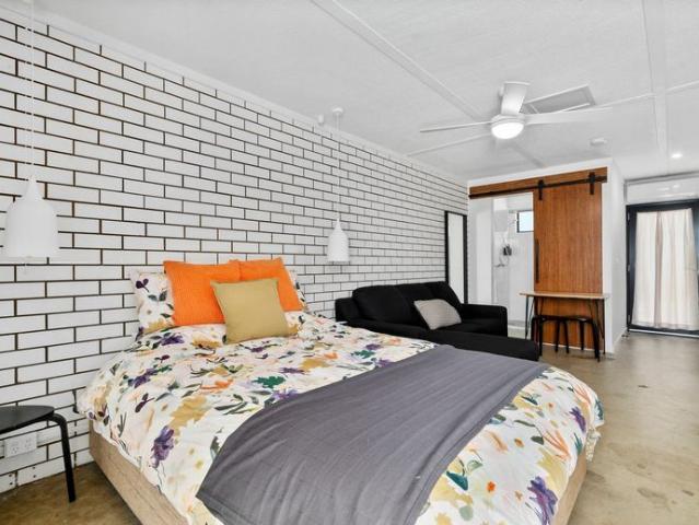 FULLY FURNISHED RENOVATED DELIGHTS!