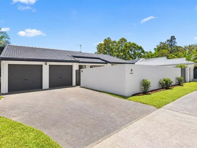Fully Furnished Renovated Home with Spacious Outdoor Entertaining