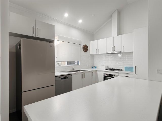 Fully Furnished Renovated Villa in Sunset Park Complex!