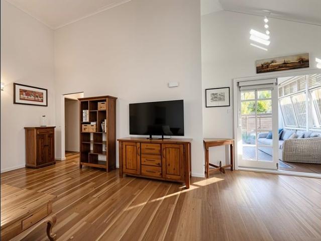 Fully Furnished Renovated Villa in Sunset Park Complex!