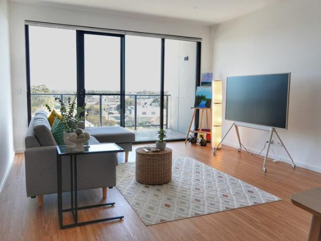Fully furnished Residence right across Westfield Carousel!