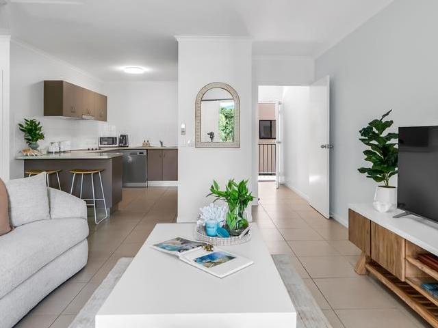 FULLY FURNISHED RESORT STYLE LIVING MINUTES TO THE CBD