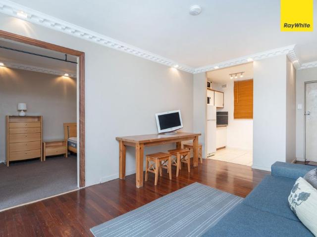 Fully Furnished Riverside Living Secure Complex on the Banks of the Swan River