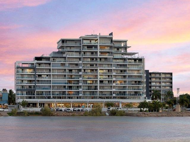 Fully Furnished Waterfront Living | Short Term Lease