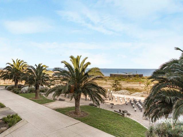 Fully Furnished Waterfront Living with Stunning Bay Views! APPLICATIONS NOW OPEN