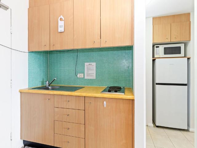 Fully Furnished Waterfront Studio – Resort Living in the Heart of the Entrance