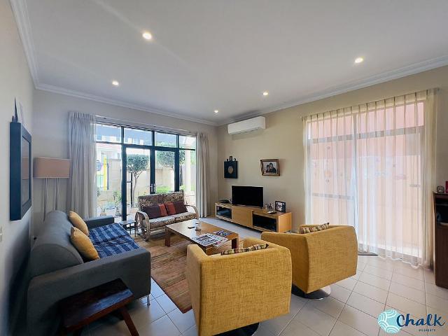 FULLY FURNISHED! WALK TO THE BEACH OR THE GOLF COURSE!