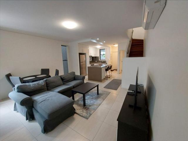 FULLY FURNISHED WALK TO ROBINA TOWN CENTRE