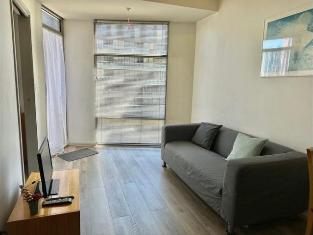 FULLY FURNISHED WALKING DISTANCE TO CBD