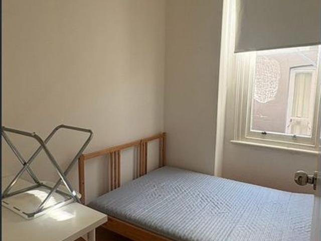 Fully Furnished with air conditioner. Super convenient & affordable 4B2B! Closed Supermarket, Bus station!