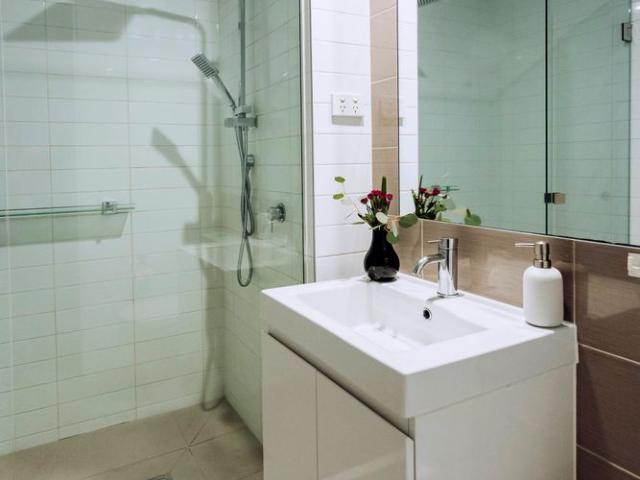 Fully Furnished Windsor Residence with Parking