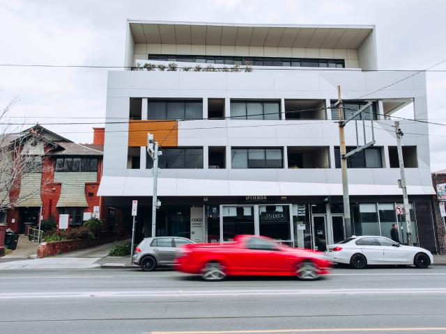 Fully Furnished Windsor Residence with Parking