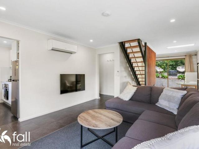 Fully Furnished Townhouse, Great Location