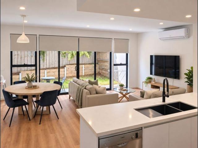 Fully Furnished Townhouse in Prime Highton Location