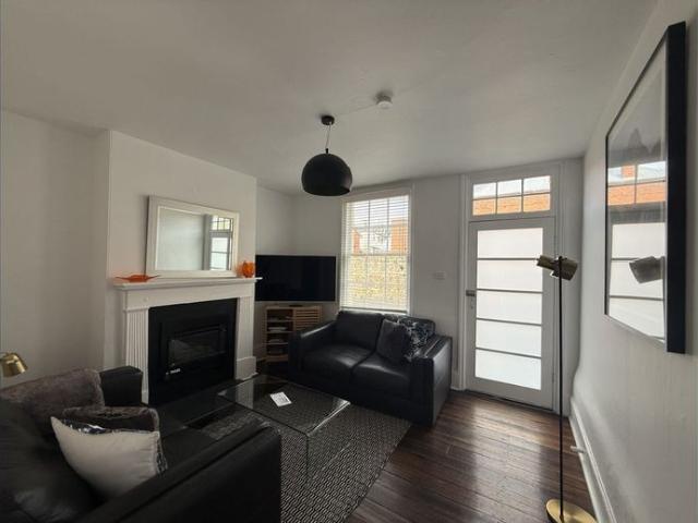 Fully Furnished townhouse, with parking