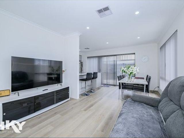 Fully Furnished Townhouse