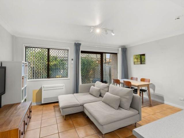 Fully Furnished Townhouse