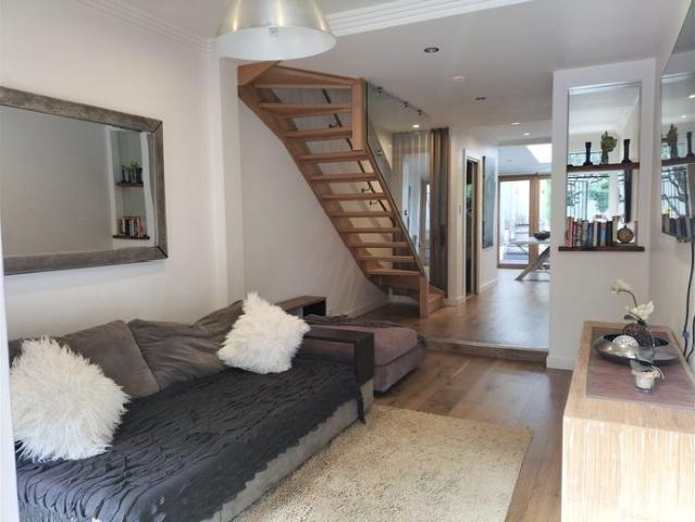 Fully furnished Terrace for Lease in Redfern