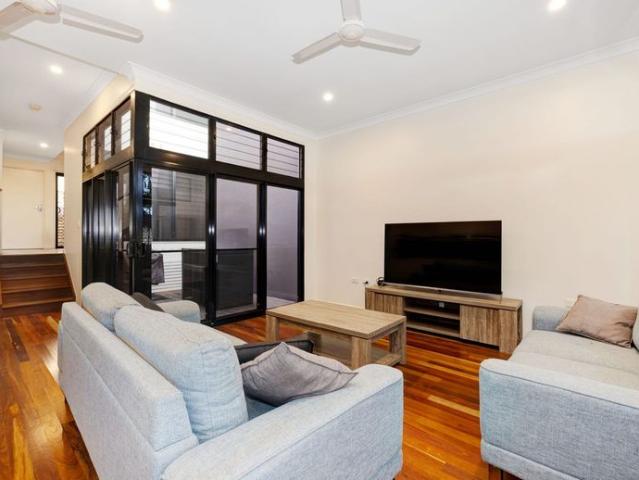 Fully Furnished Terrace Located In Popular Douglas