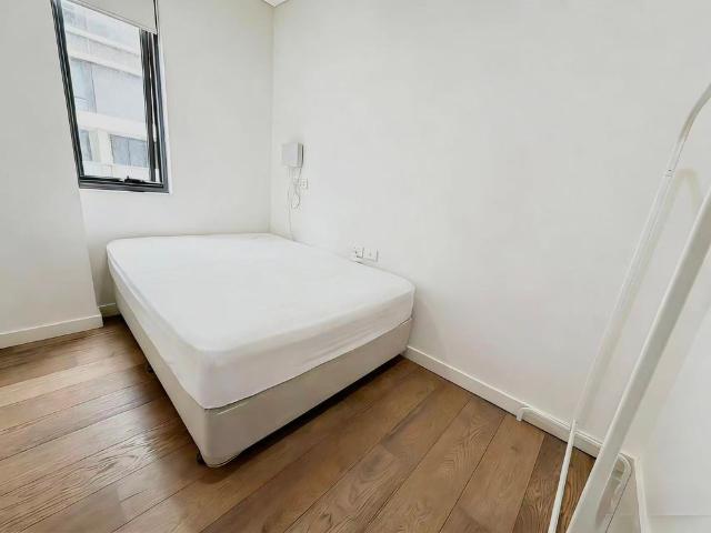 Fully Furnished Three Bedroom Apartment in Prestigious Emblem Waterloo