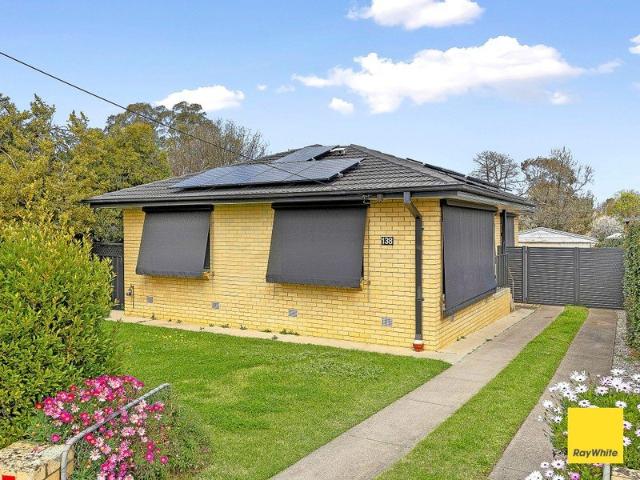 Fully Furnished Three Bedroom Home in Convenient Kennington Location