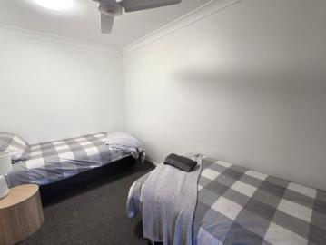 FULLY FURNISHED TIDY UNIT
