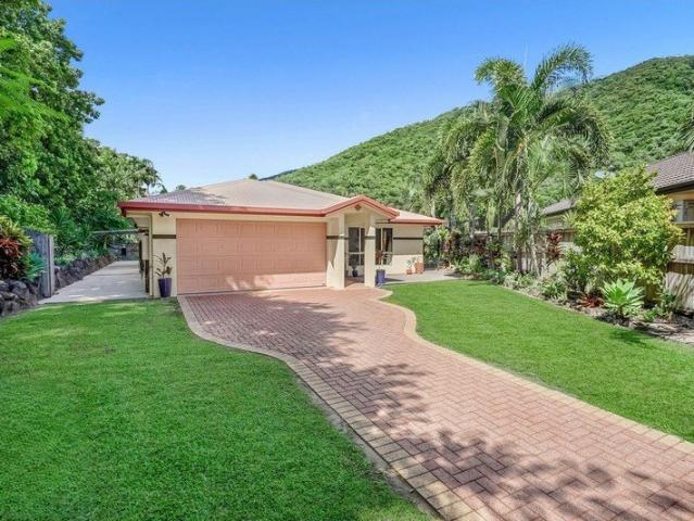 Fully Furnished Tropical Family Retreat with In Ground Pool