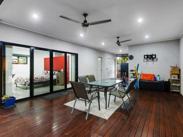FULLY FURNISHED TROPICAL RETREAT 7 MONTH LEASE ONLY