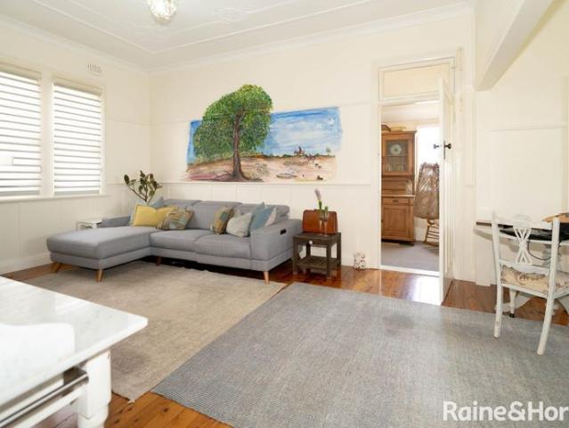 FULLY FURNISHED TURVEY PARK LIVING