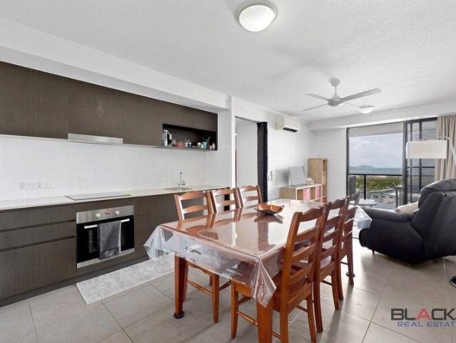 Fully furnished two bedroom apartment with ocean views!