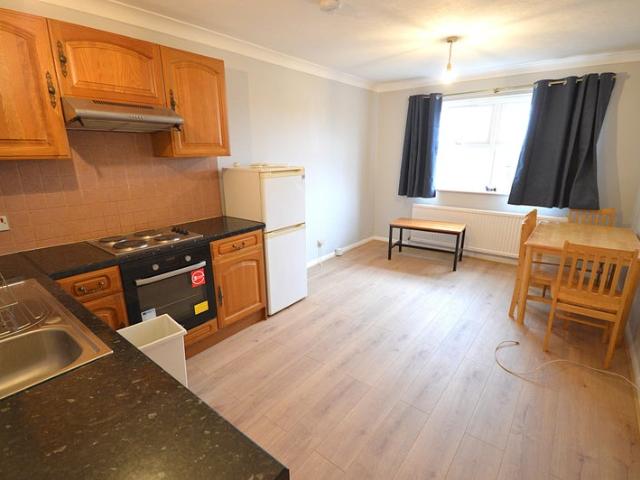 Fully Furnished Two Bedroom Flat Hampden Road, N8