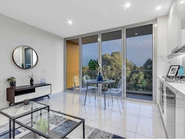 Fully Furnished, Two Bedroom Modern Apartment in City Location!