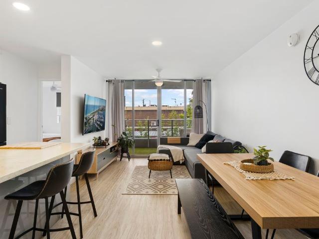 Fully Furnished Two Bedroom + Study Apartment | Centrally Located on Frank Street